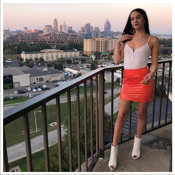 Orange latex skirt - Picture 1 of 2